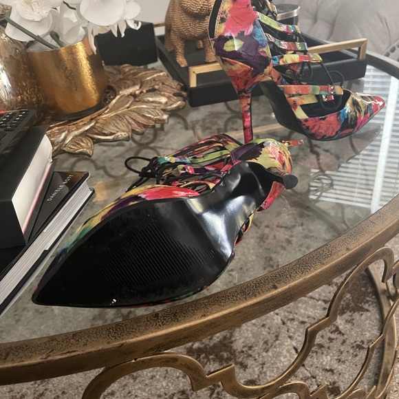 Steve Madden multi color tie up ankle heels never worn size 8 or 8 1/2 - Picture 2 of 5